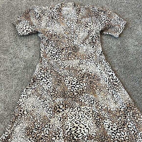 EUC FAITHFULL THE BRAND Marie Louise Midi Dress Mila Animal Print Womens Size 6 - Picture 3 of 16